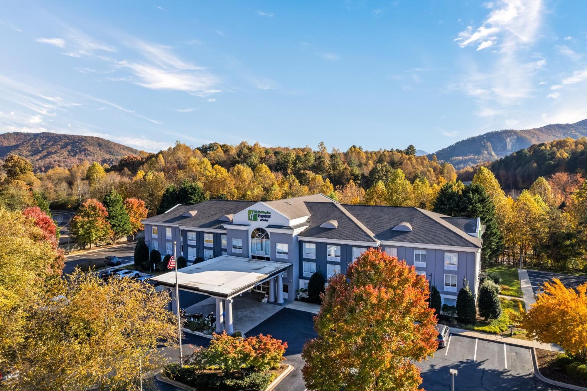 Holiday Inn Express & Suites Sylva / Dillsboro By Ihg Bagian luar foto
